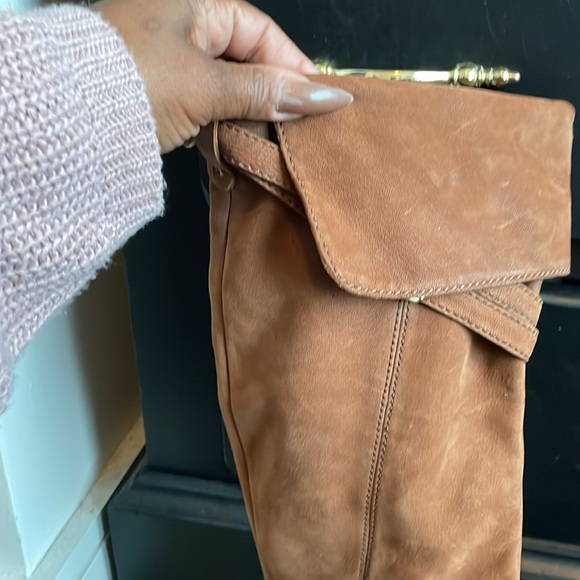 Knee boots are over the knee boots - Picture 4 of 6